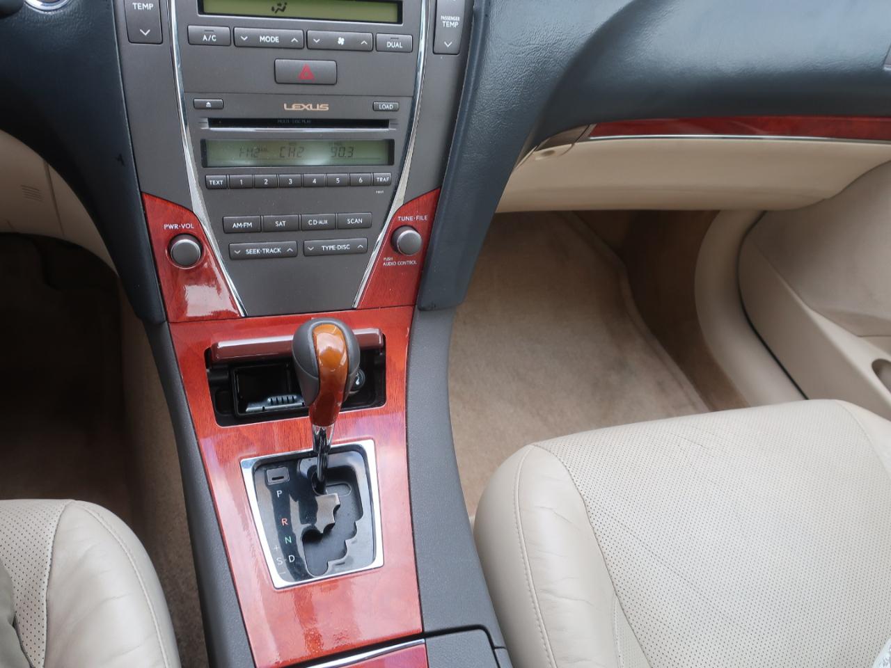 Lexus ES 350 Sedan 2011