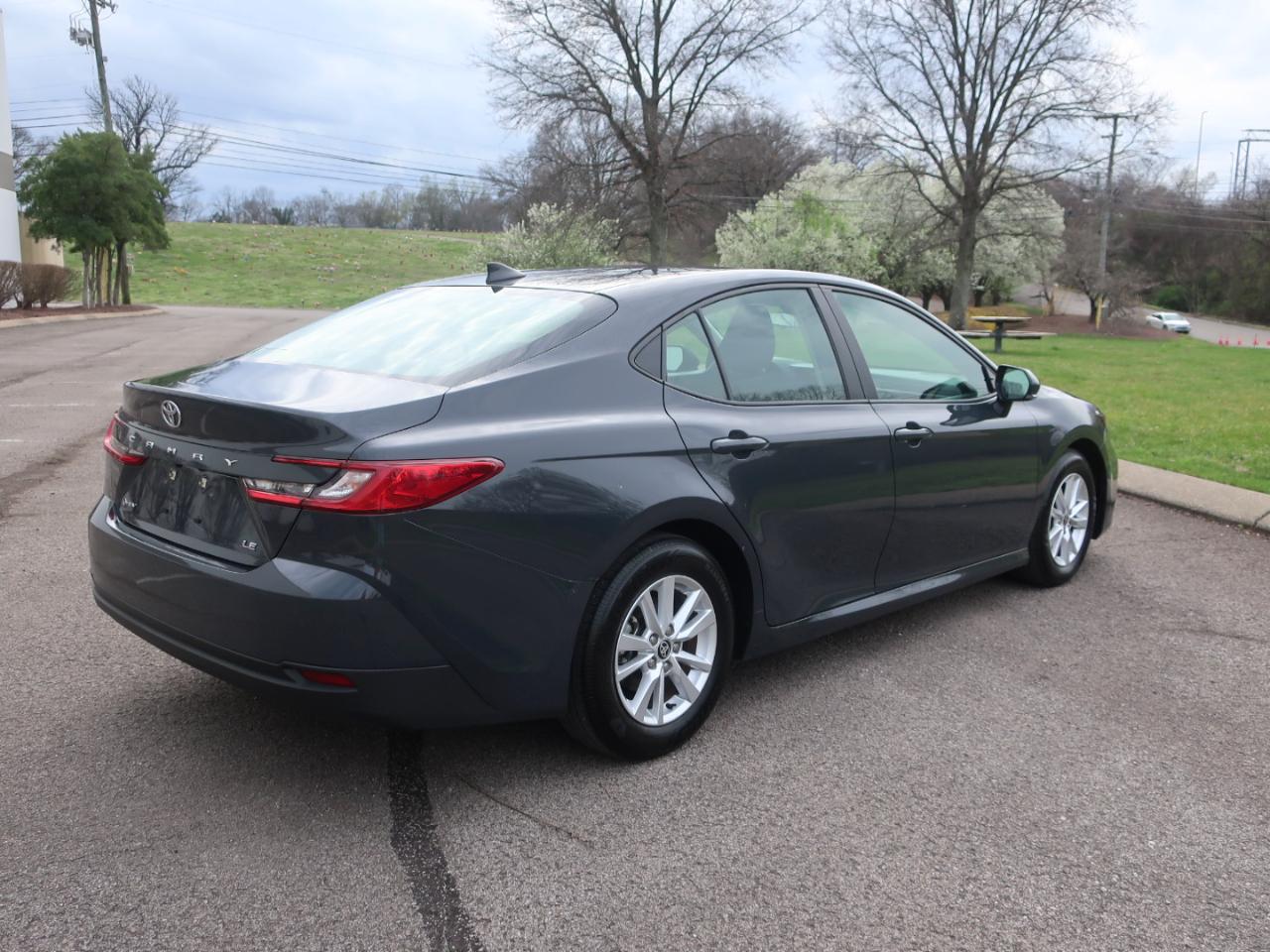 Toyota Camry Hybrid LE 2025