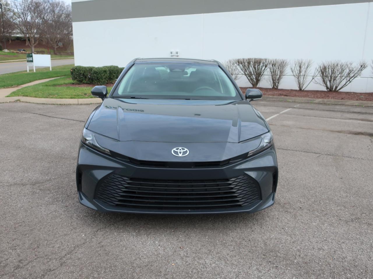 Toyota Camry Hybrid LE 2025