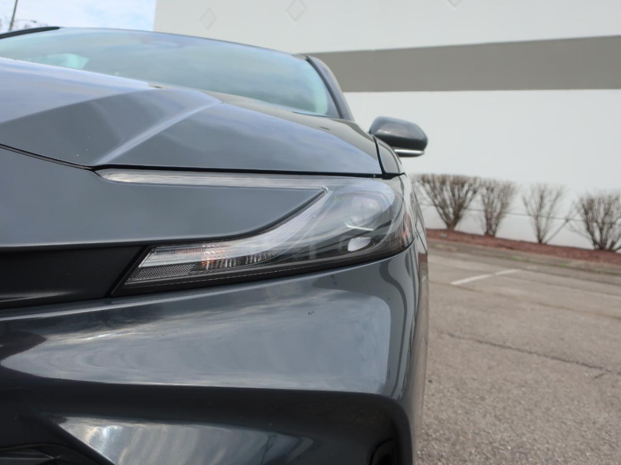 Toyota Camry Hybrid LE 2025