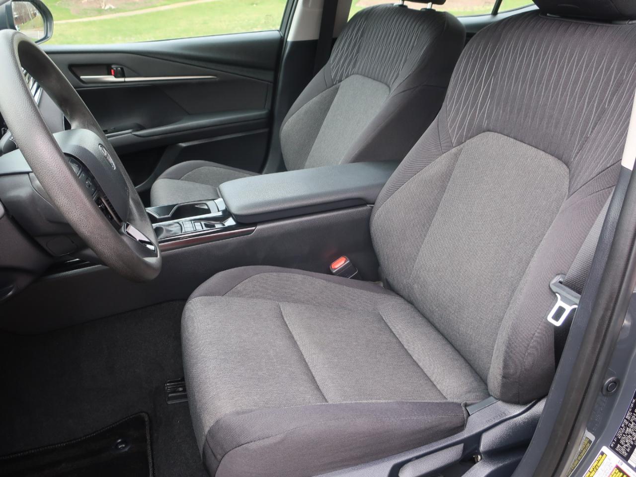 Toyota Camry Hybrid LE 2025