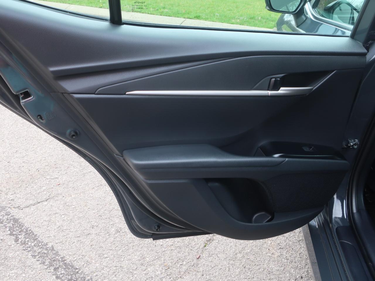 Toyota Camry Hybrid LE 2025