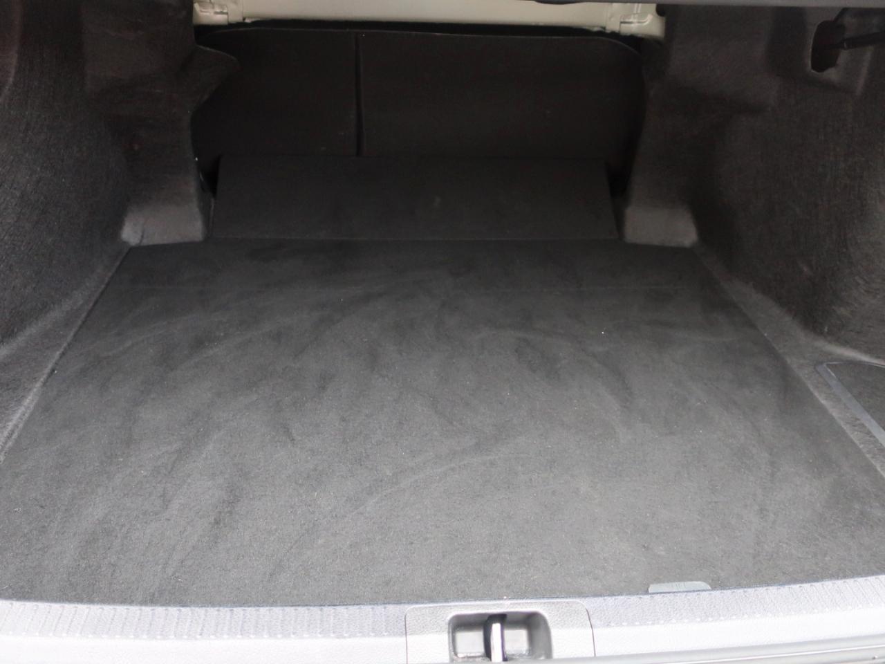 Toyota Camry Hybrid LE 2025