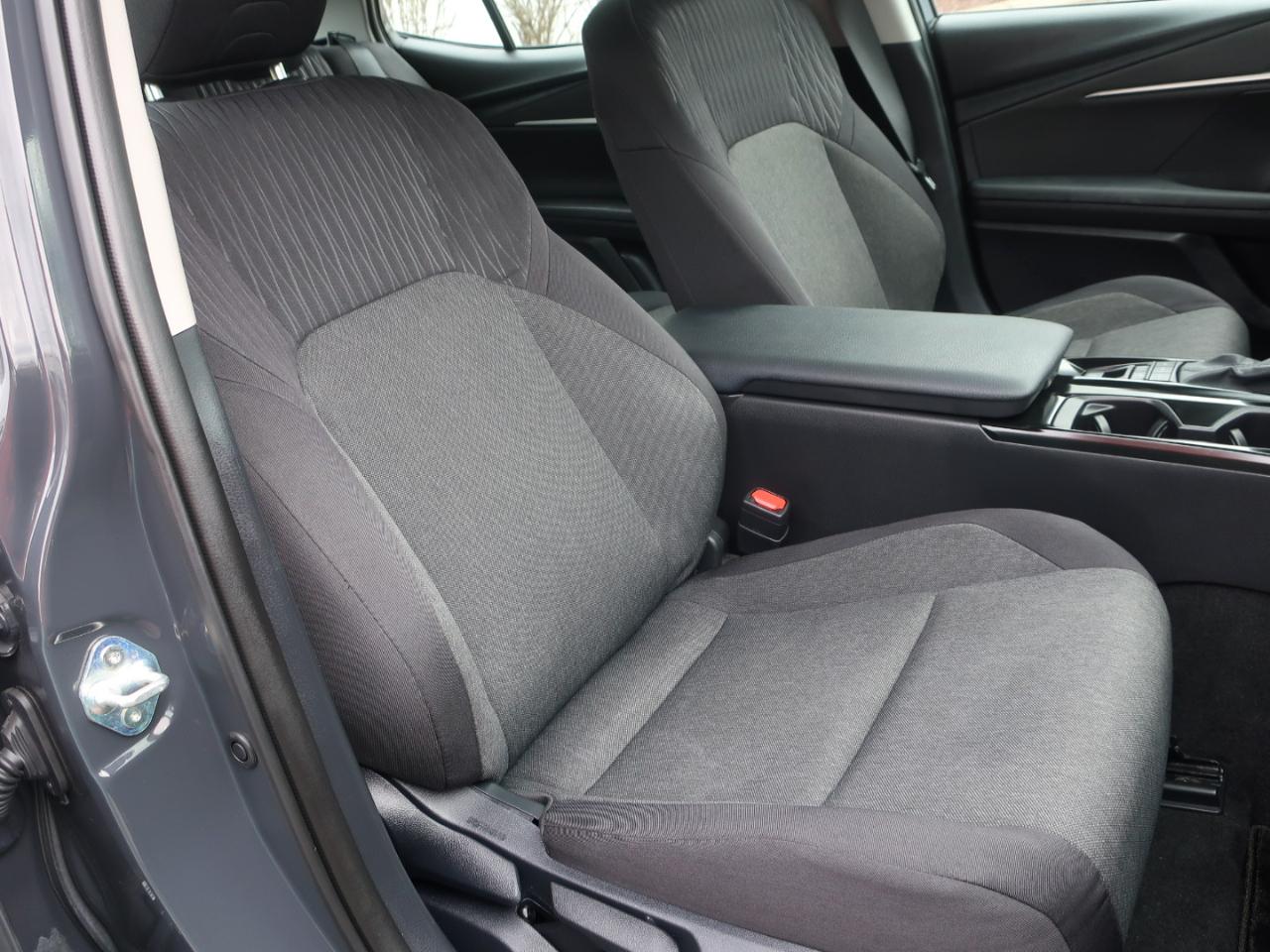 Toyota Camry Hybrid LE 2025