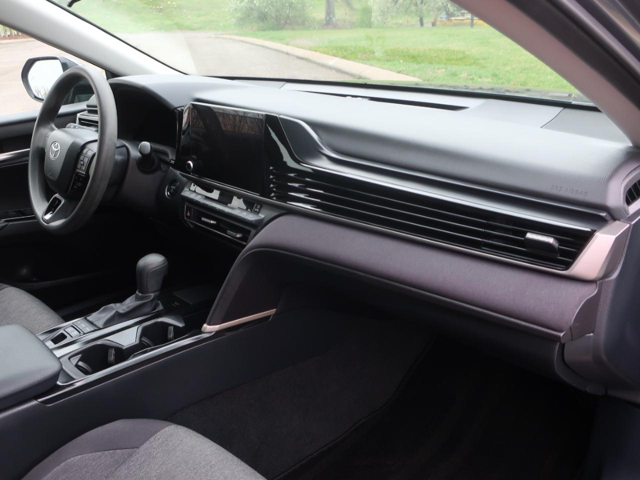 Toyota Camry Hybrid LE 2025