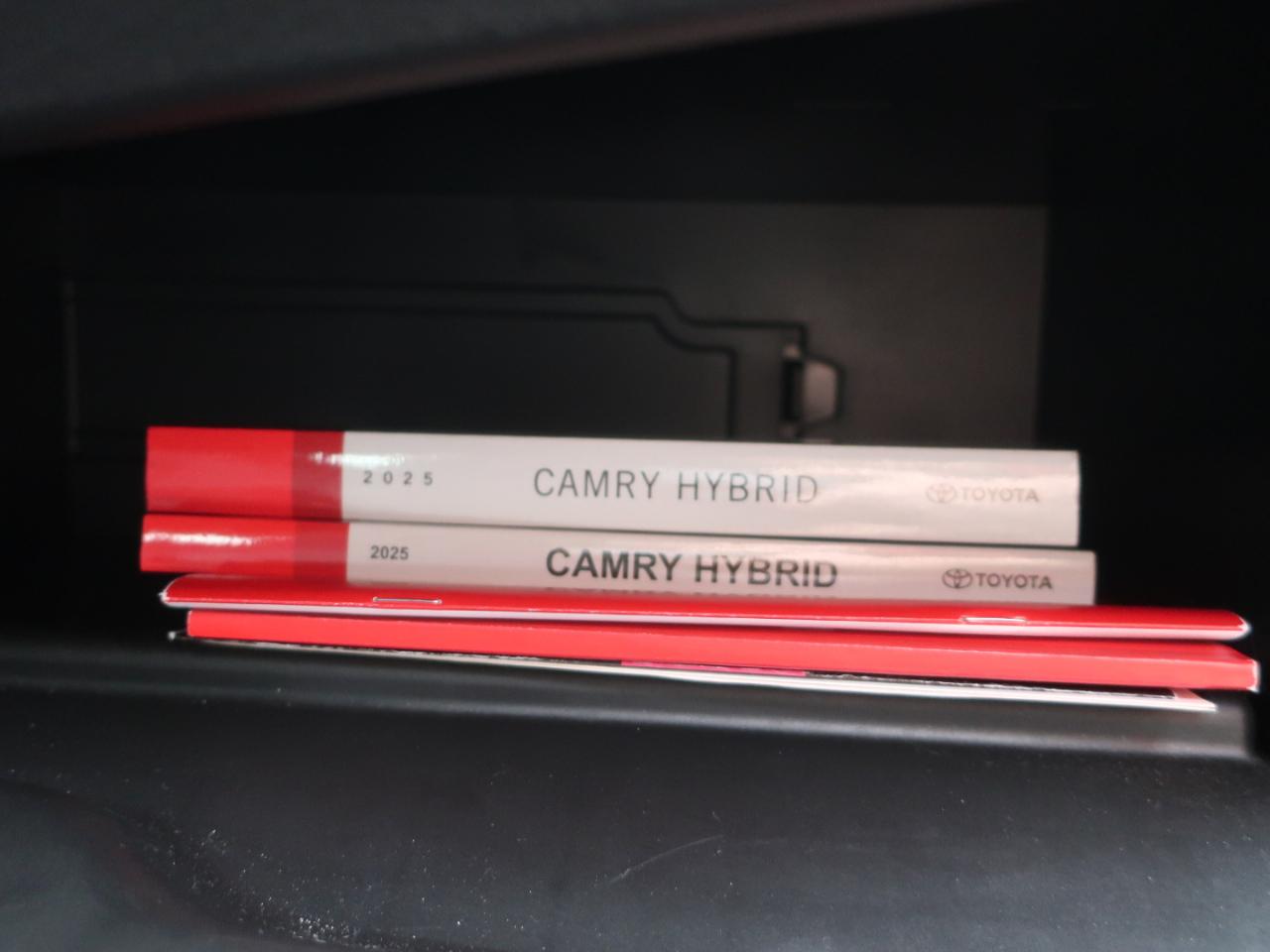 Toyota Camry Hybrid LE 2025