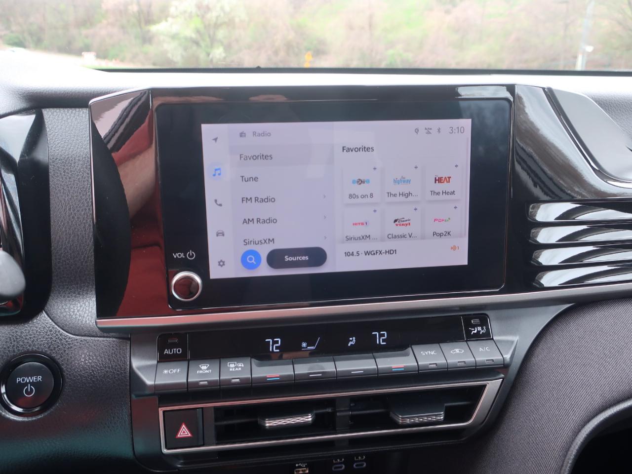 Toyota Camry Hybrid LE 2025