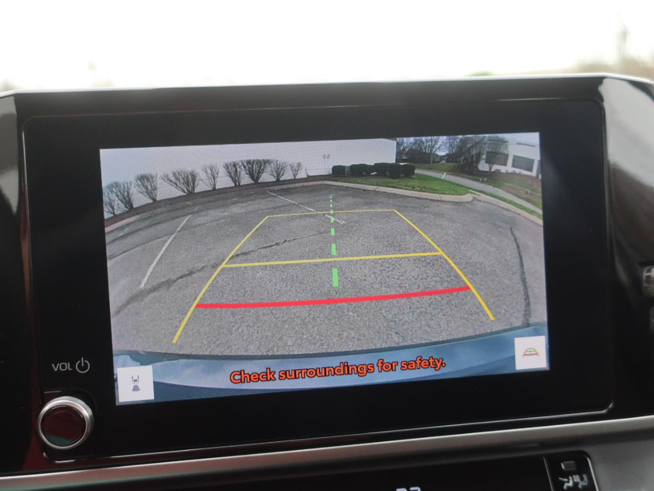 Toyota Camry Hybrid LE 2025