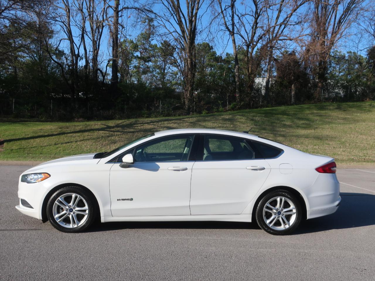 Ford Fusion Hybrid S 2018