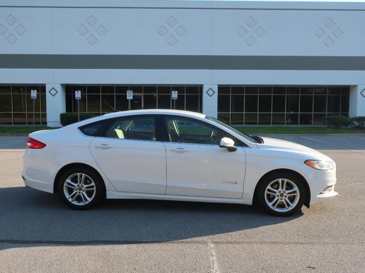 Ford Fusion Hybrid S 2018