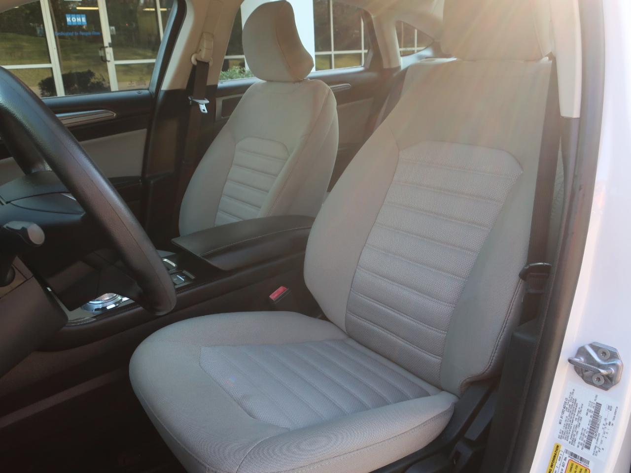 Ford Fusion Hybrid S 2018