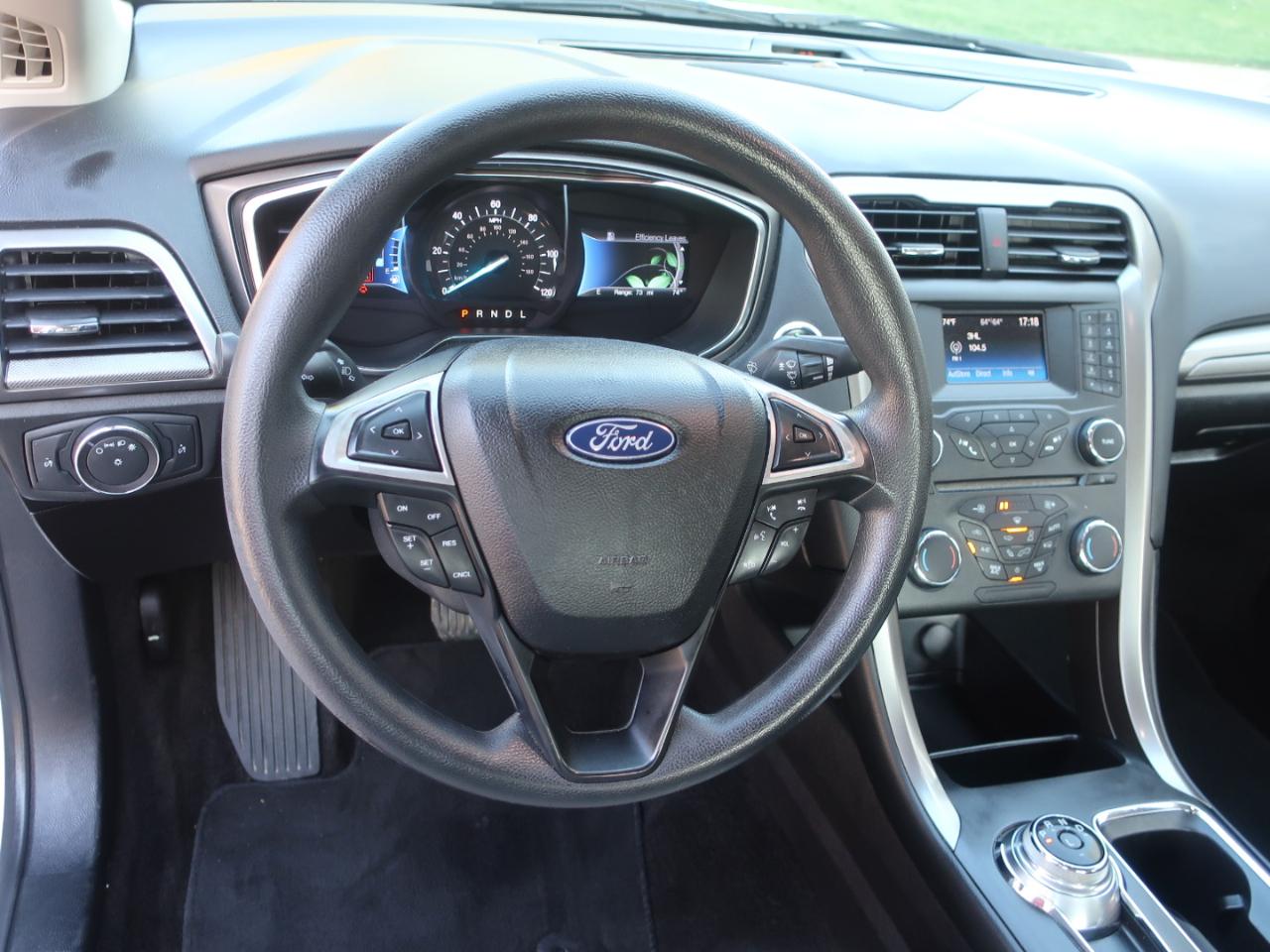 Ford Fusion Hybrid S 2018