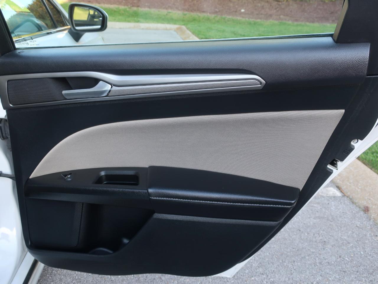 Ford Fusion Hybrid S 2018