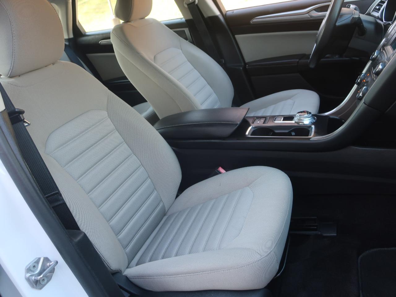 Ford Fusion Hybrid S 2018