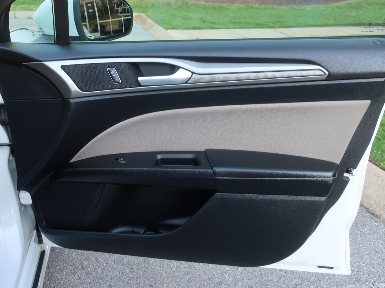 Ford Fusion Hybrid S 2018