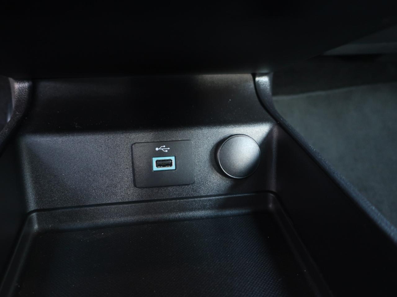 Ford Fusion Hybrid S 2018