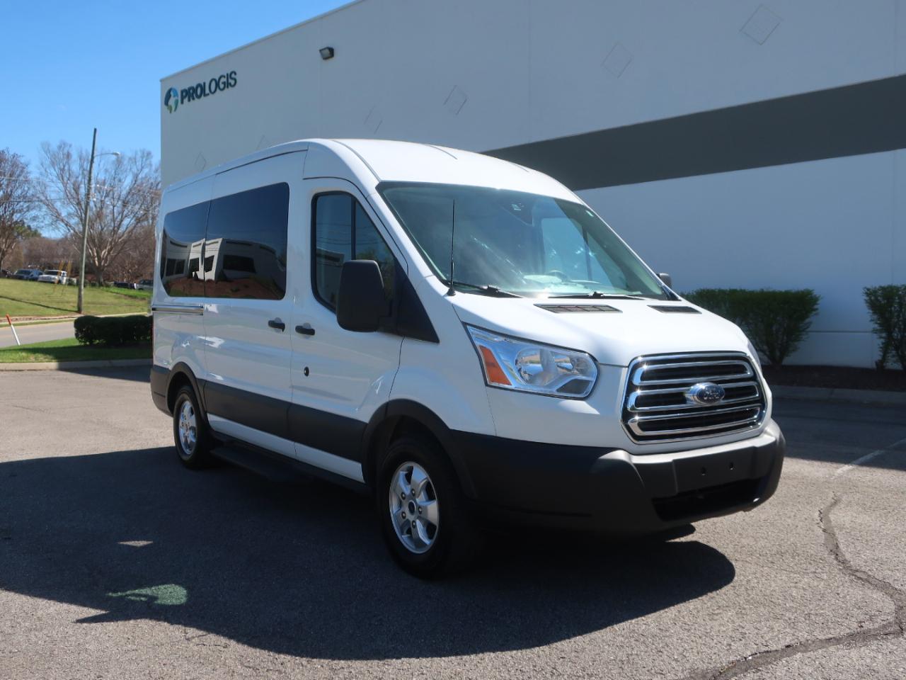 Ford Transit 150 Wagon Med. Roof XLT w/Sliding Pass. 130-in. WB 2019