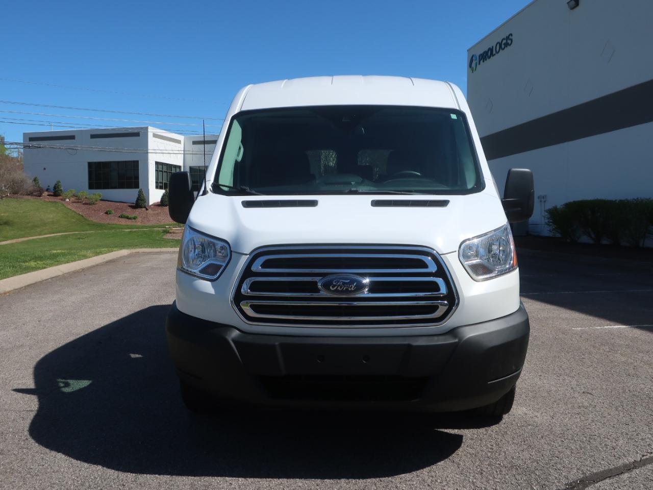 Ford Transit 150 Wagon Med. Roof XLT w/Sliding Pass. 130-in. WB 2019