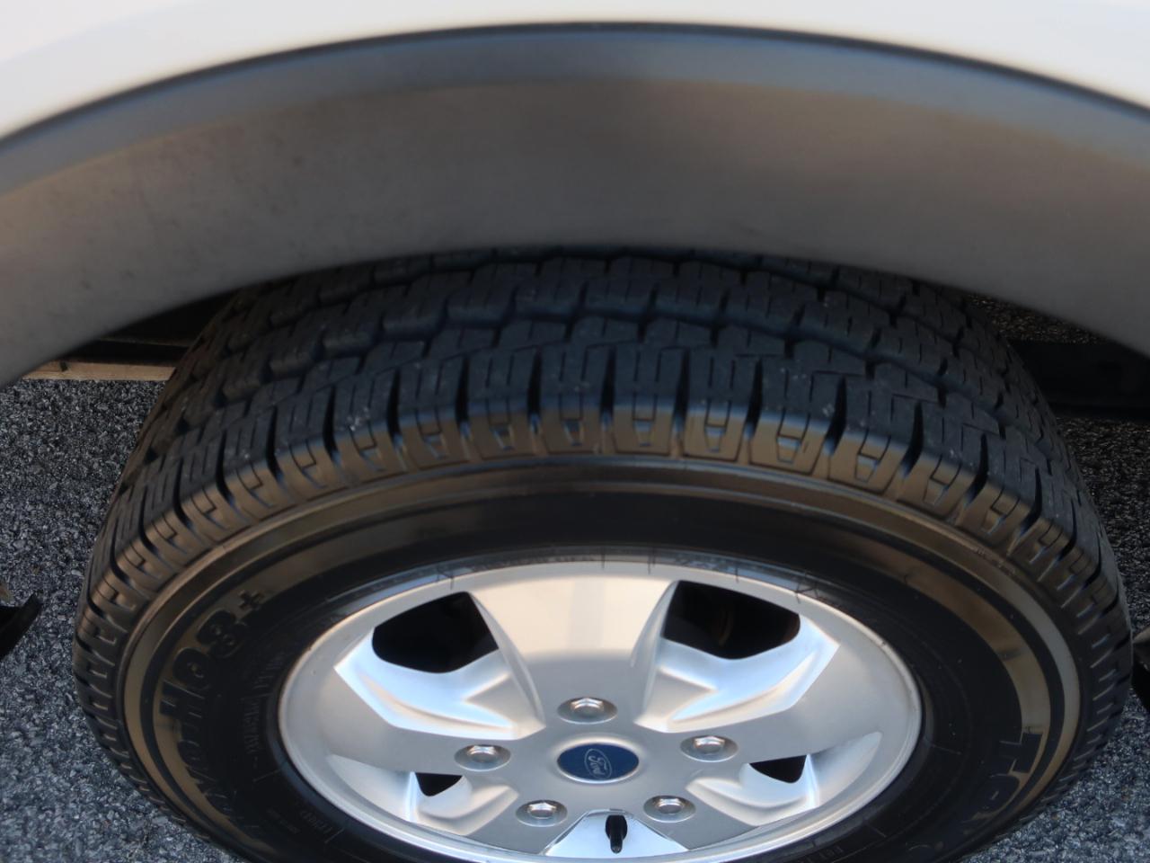 Ford Transit 150 Wagon Med. Roof XLT w/Sliding Pass. 130-in. WB 2019