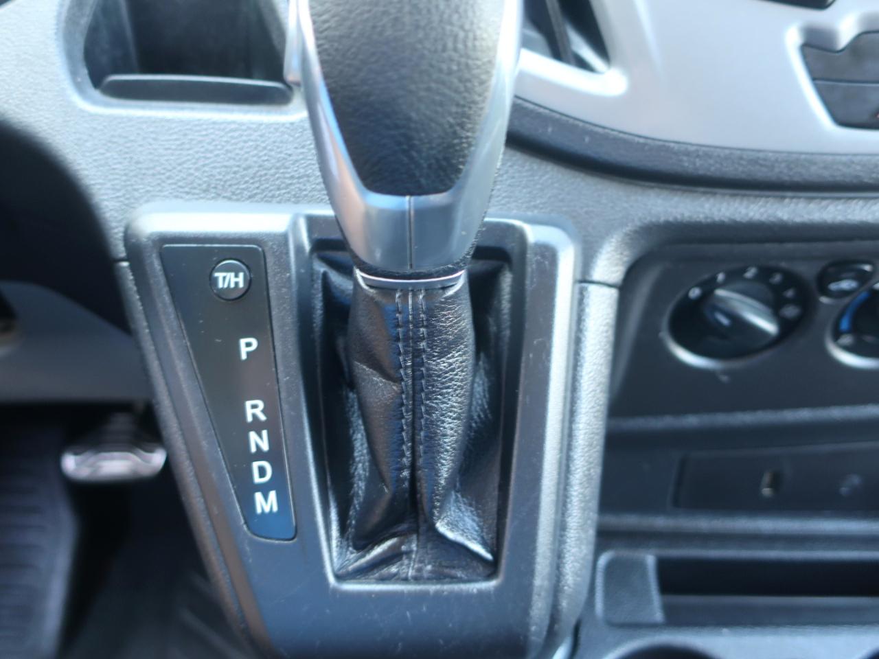 Ford Transit 150 Wagon Med. Roof XLT w/Sliding Pass. 130-in. WB 2019