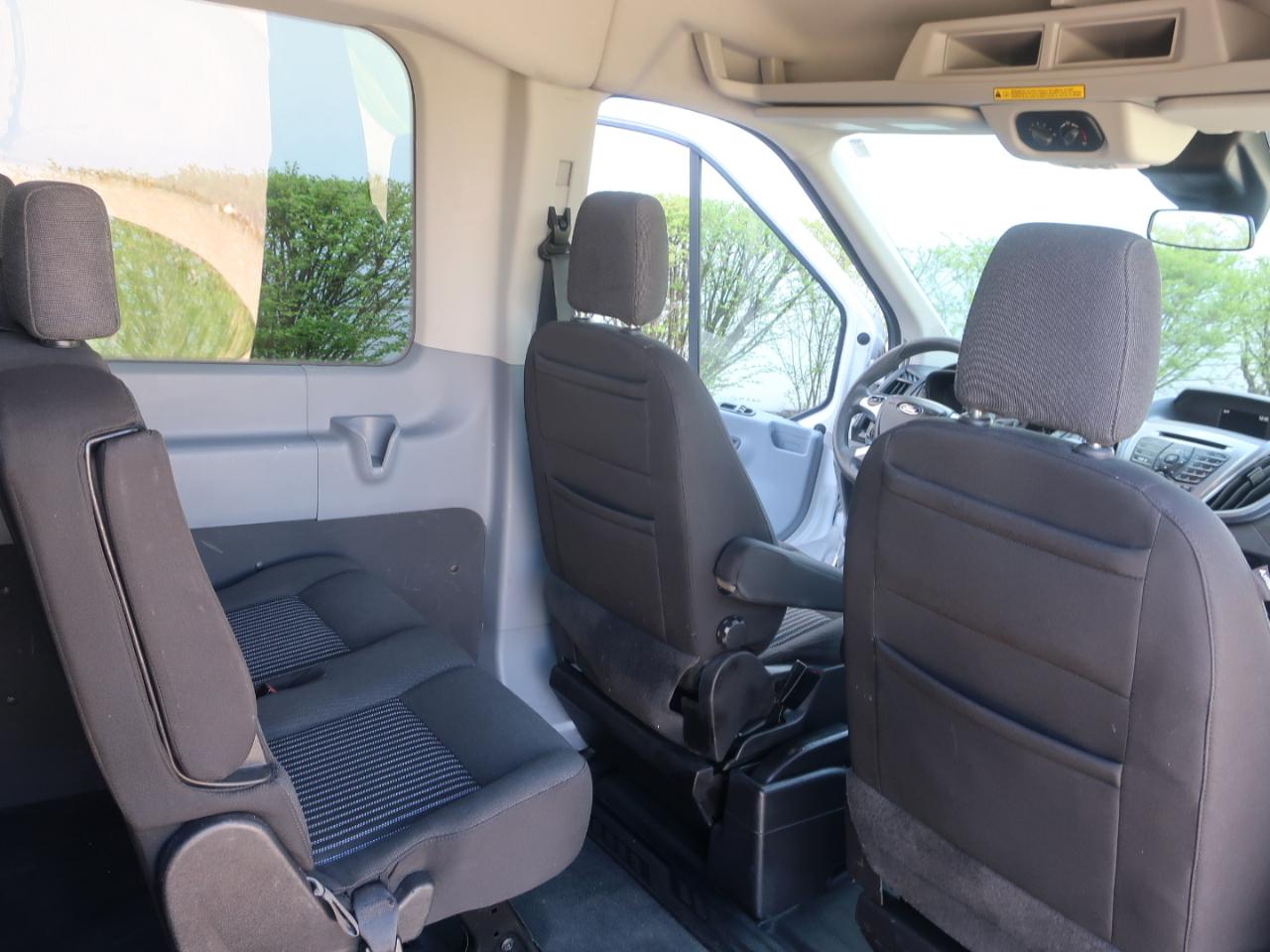 Ford Transit 150 Wagon Med. Roof XLT w/Sliding Pass. 130-in. WB 2019