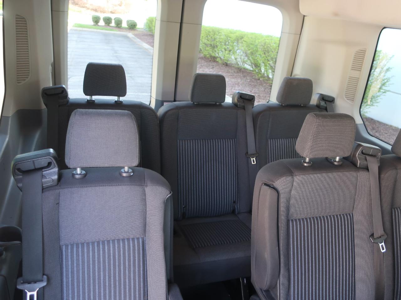 Ford Transit 150 Wagon Med. Roof XLT w/Sliding Pass. 130-in. WB 2019