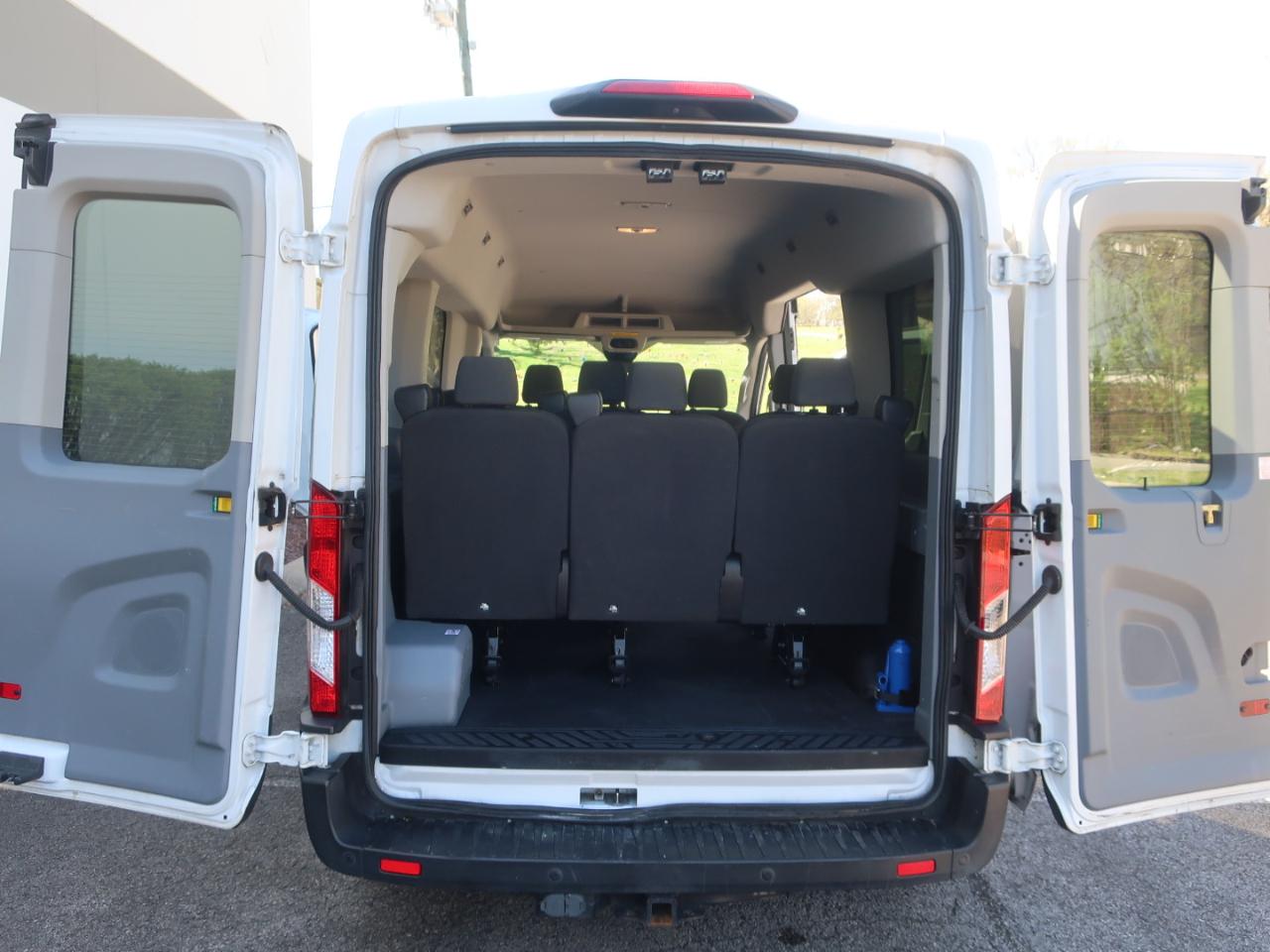 Ford Transit 150 Wagon Med. Roof XLT w/Sliding Pass. 130-in. WB 2019