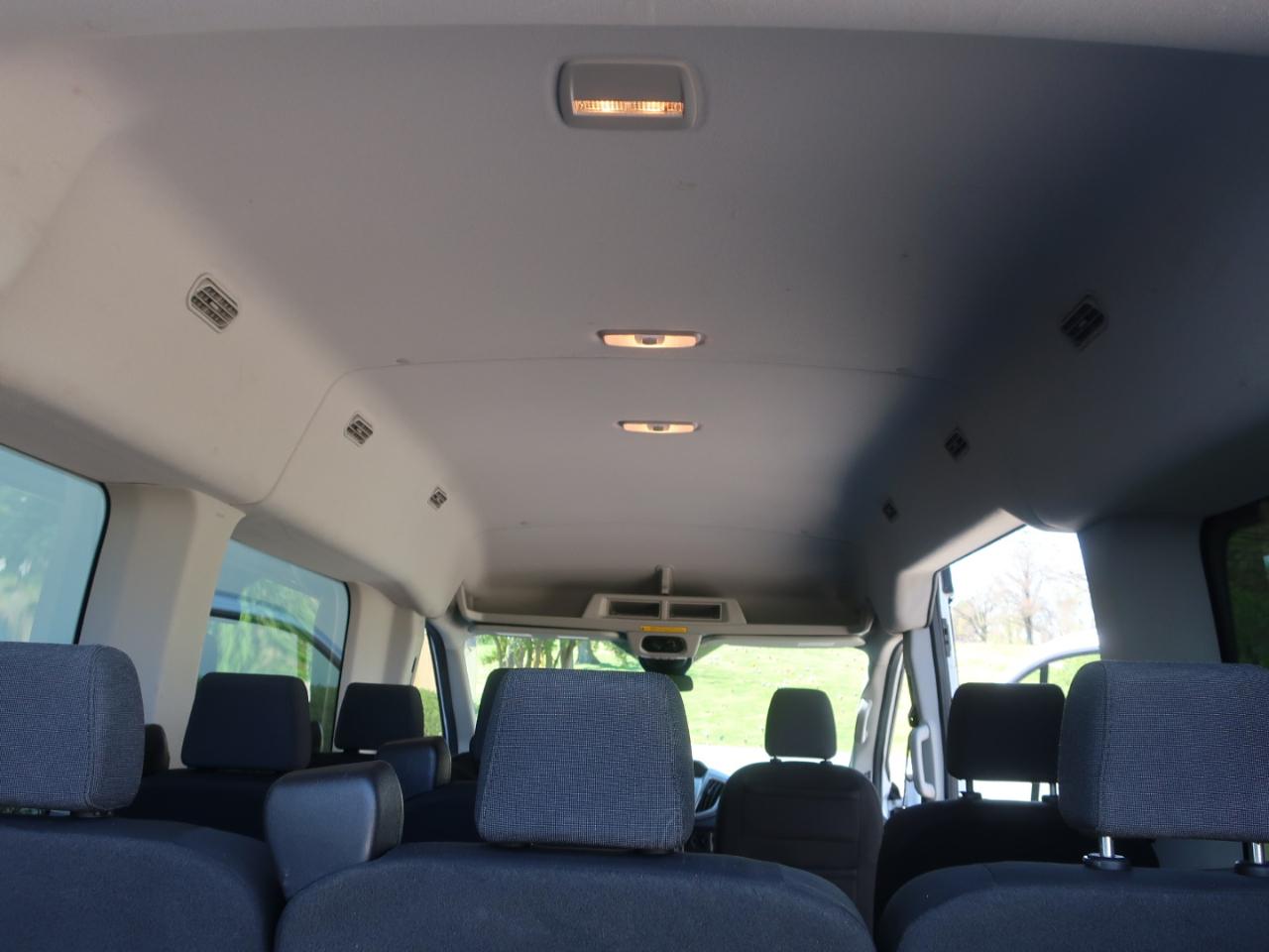 Ford Transit 150 Wagon Med. Roof XLT w/Sliding Pass. 130-in. WB 2019