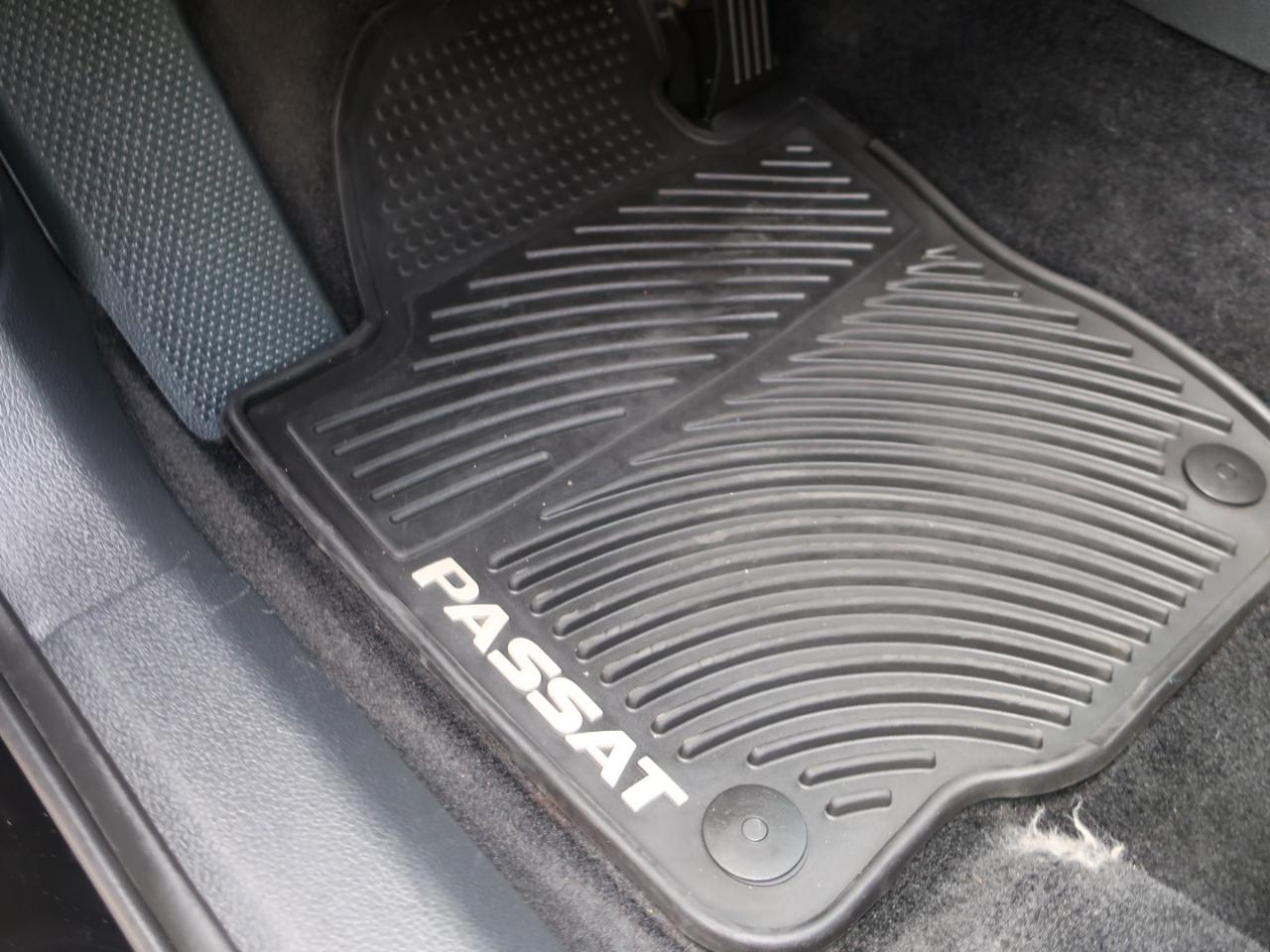 Volkswagen Passat Limited Edition 4D Sedan 2015