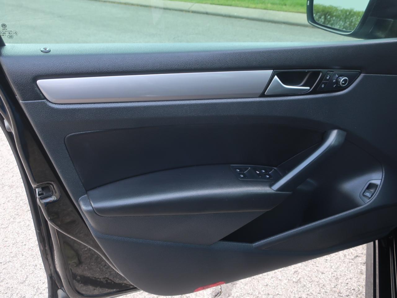 Volkswagen Passat Limited Edition 4D Sedan 2015