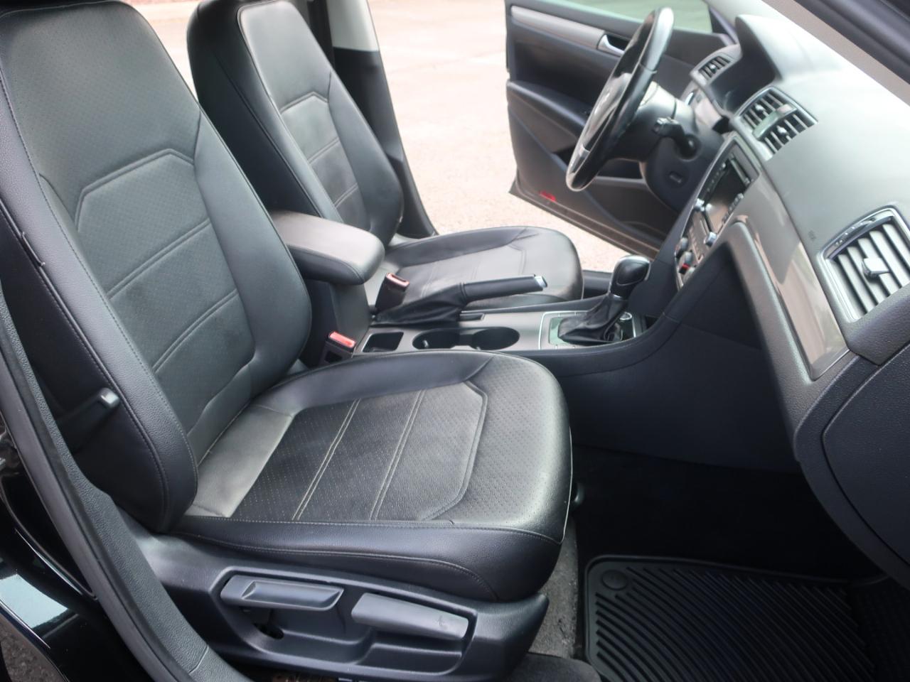 Volkswagen Passat Limited Edition 4D Sedan 2015