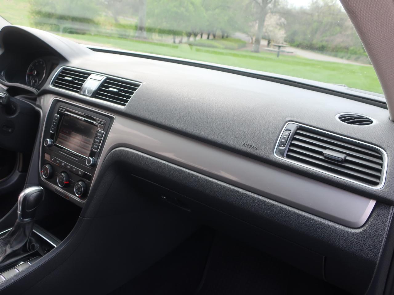 Volkswagen Passat Limited Edition 4D Sedan 2015