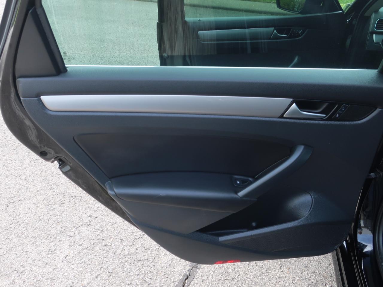 Volkswagen Passat Limited Edition 4D Sedan 2015