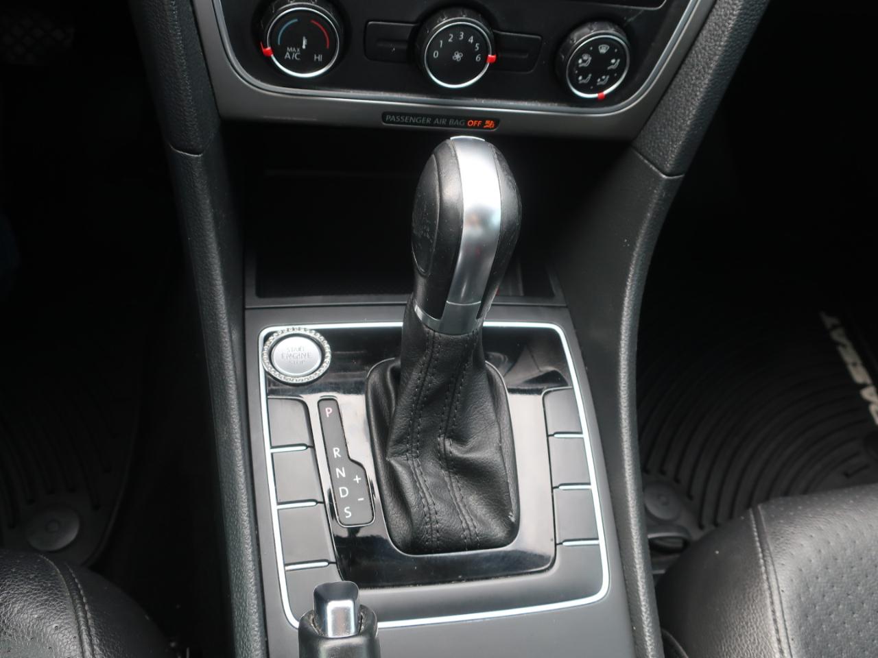 Volkswagen Passat Limited Edition 4D Sedan 2015