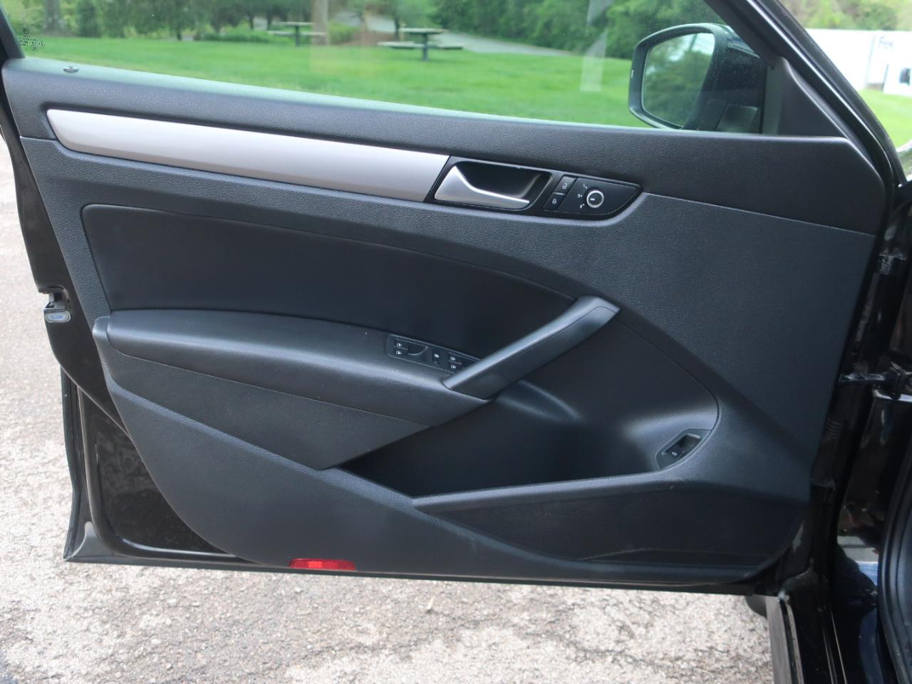 Volkswagen Passat Limited Edition 4D Sedan 2015