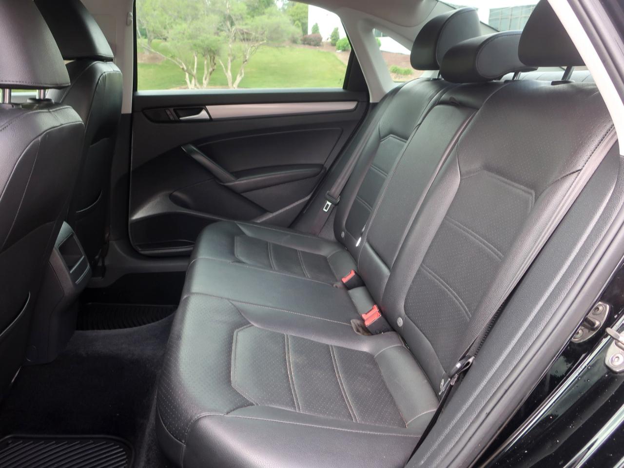 Volkswagen Passat Limited Edition 4D Sedan 2015