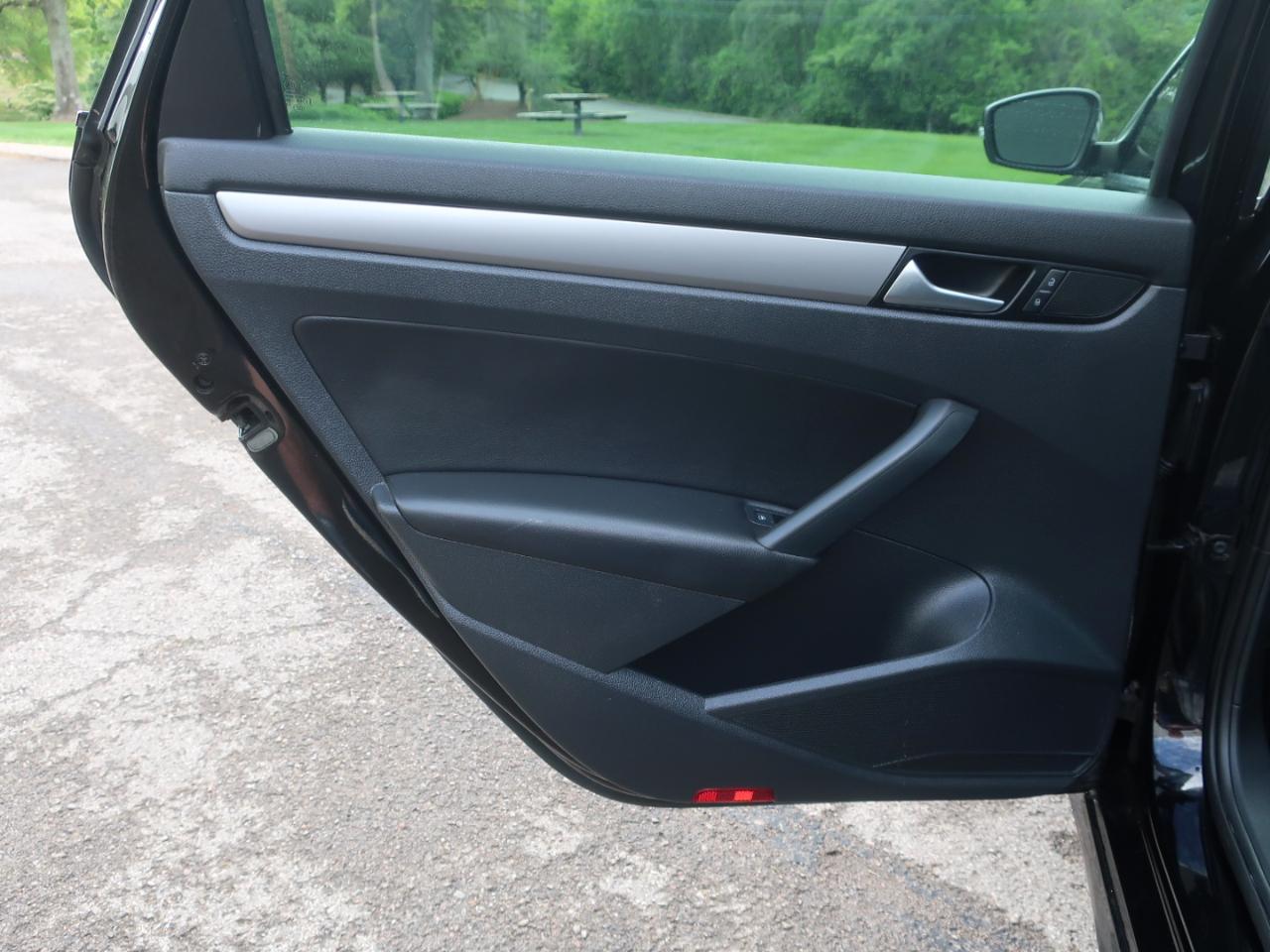 Volkswagen Passat Limited Edition 4D Sedan 2015