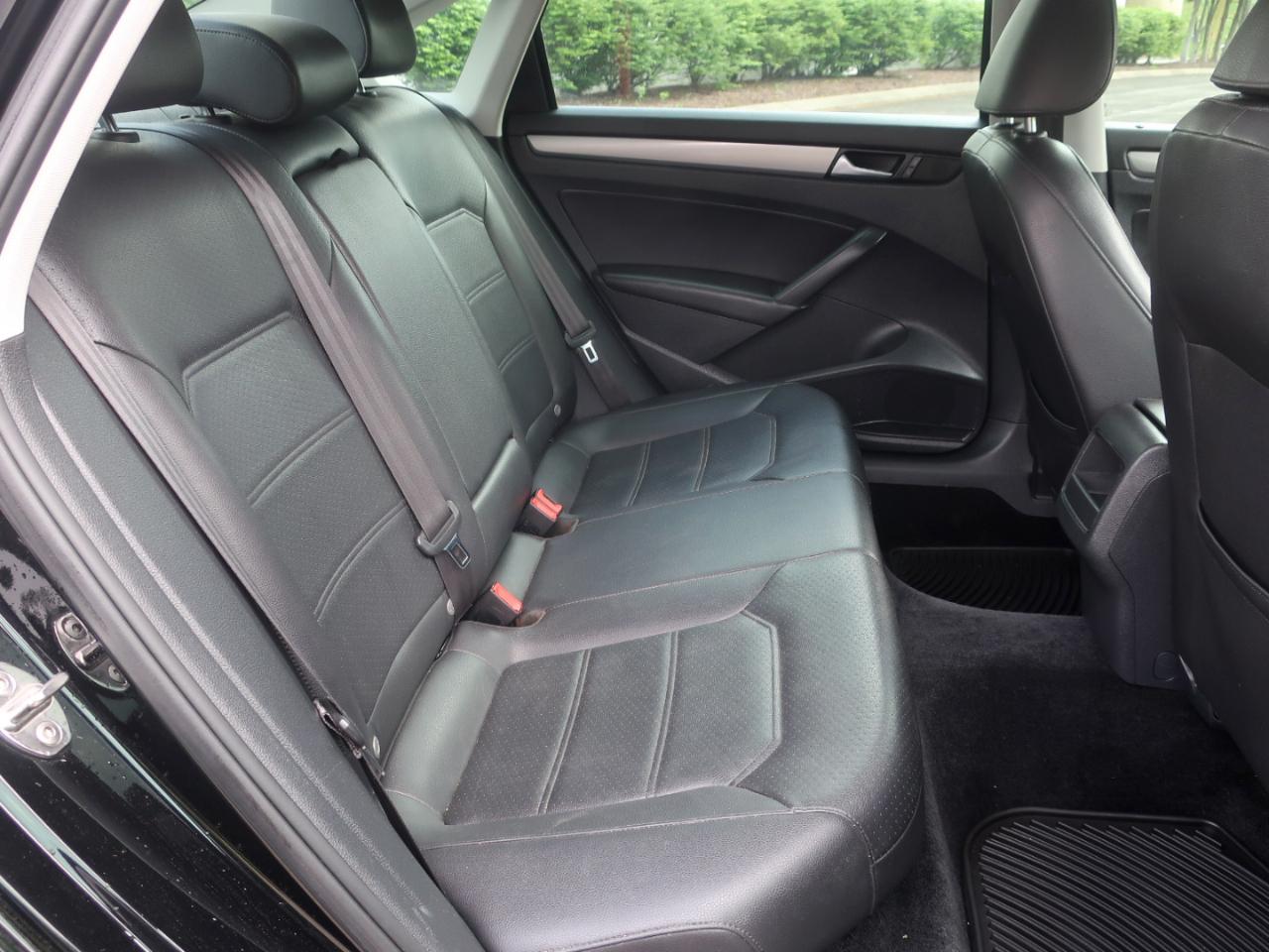 Volkswagen Passat Limited Edition 4D Sedan 2015