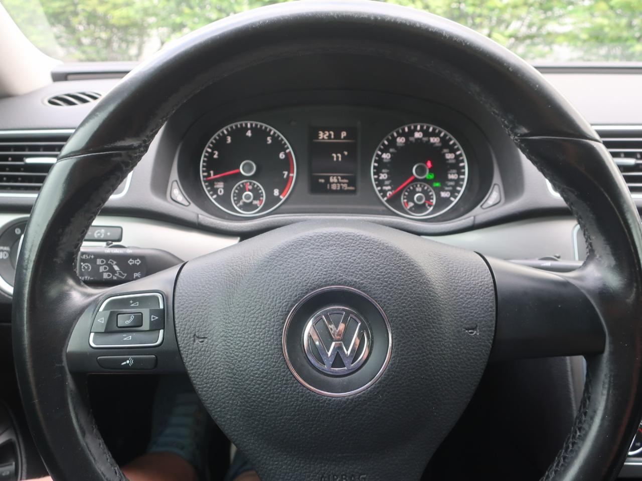 Volkswagen Passat Limited Edition 4D Sedan 2015
