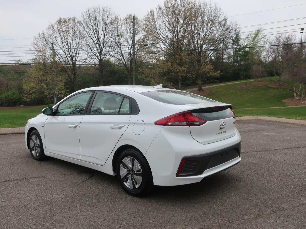 Hyundai Ioniq Hybrid Blue 2020