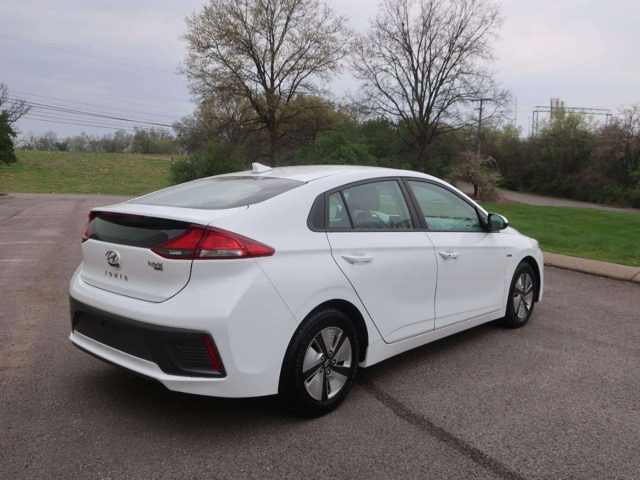 Hyundai Ioniq Hybrid Blue 2020