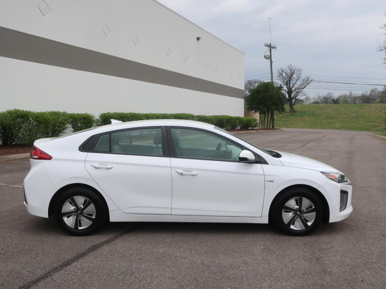 Hyundai Ioniq Hybrid Blue 2020