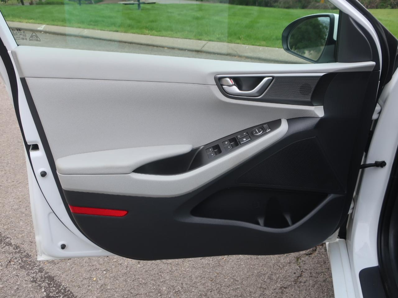 Hyundai Ioniq Hybrid Blue 2020