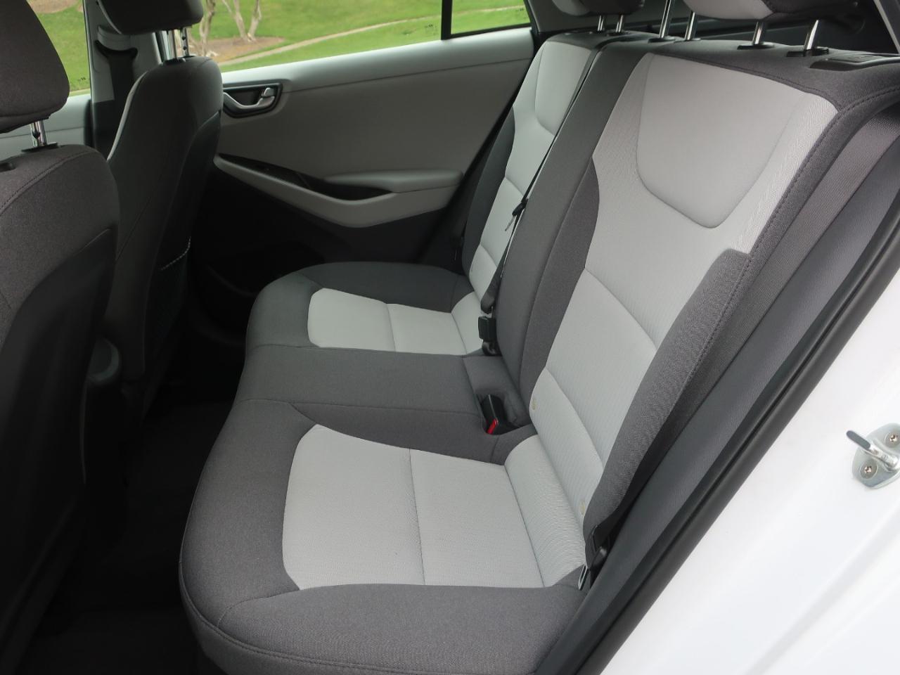 Hyundai Ioniq Hybrid Blue 2020