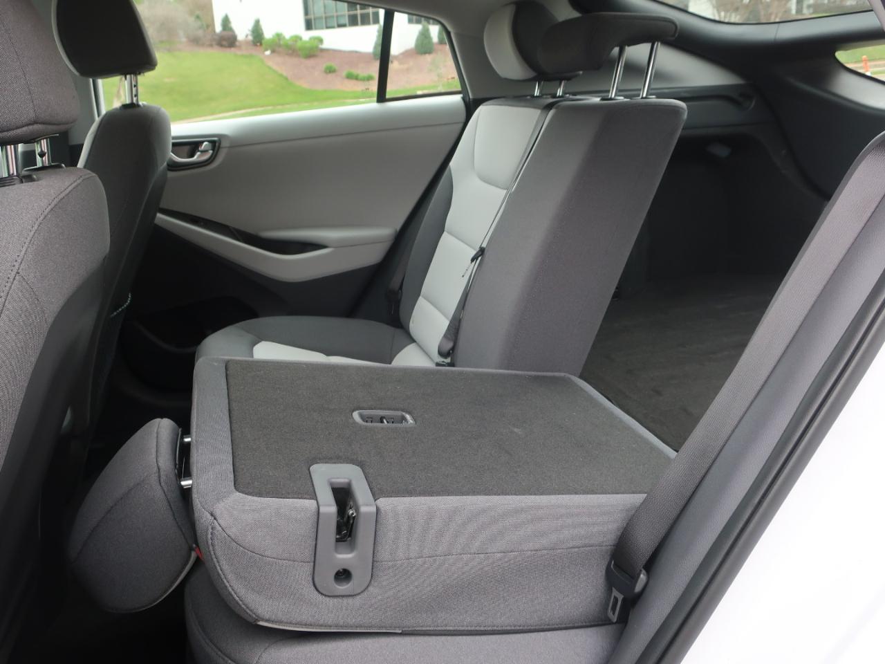 Hyundai Ioniq Hybrid Blue 2020