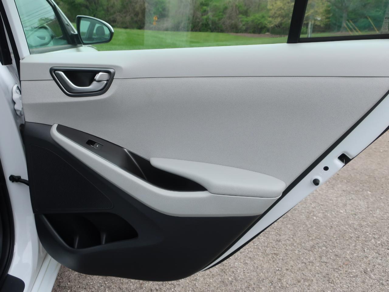 Hyundai Ioniq Hybrid Blue 2020