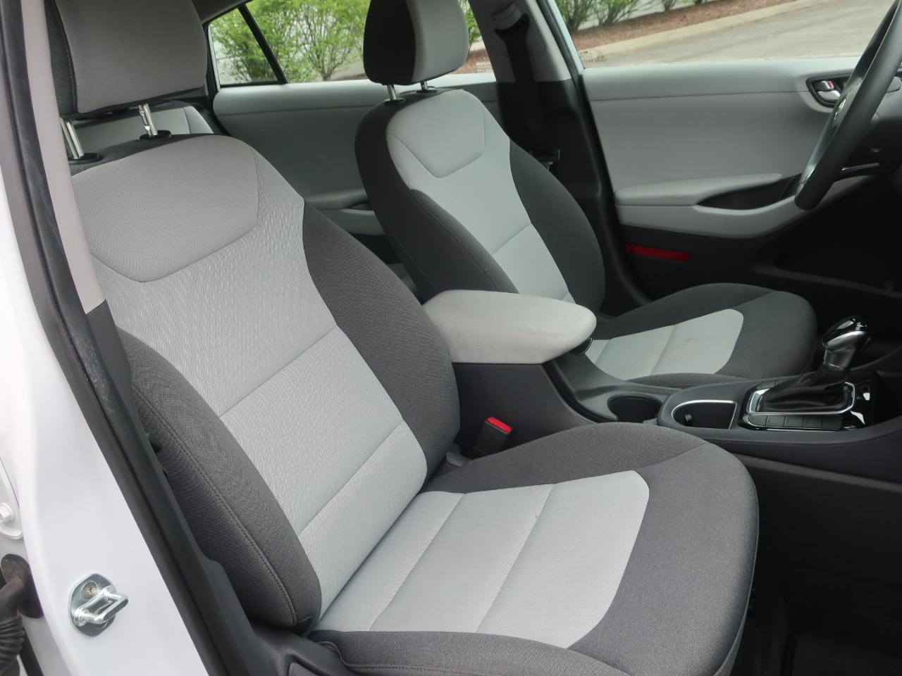 Hyundai Ioniq Hybrid Blue 2020