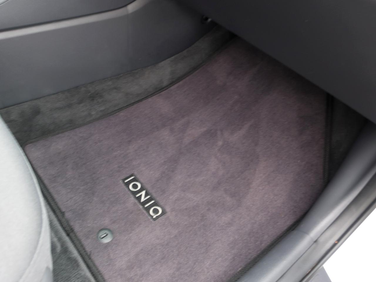 Hyundai Ioniq Hybrid Blue 2020