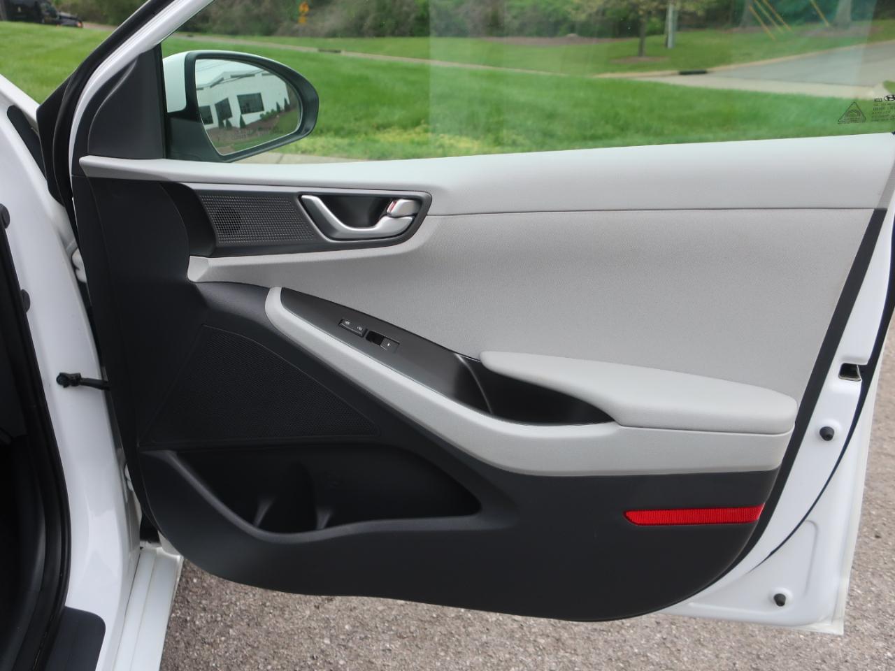 Hyundai Ioniq Hybrid Blue 2020