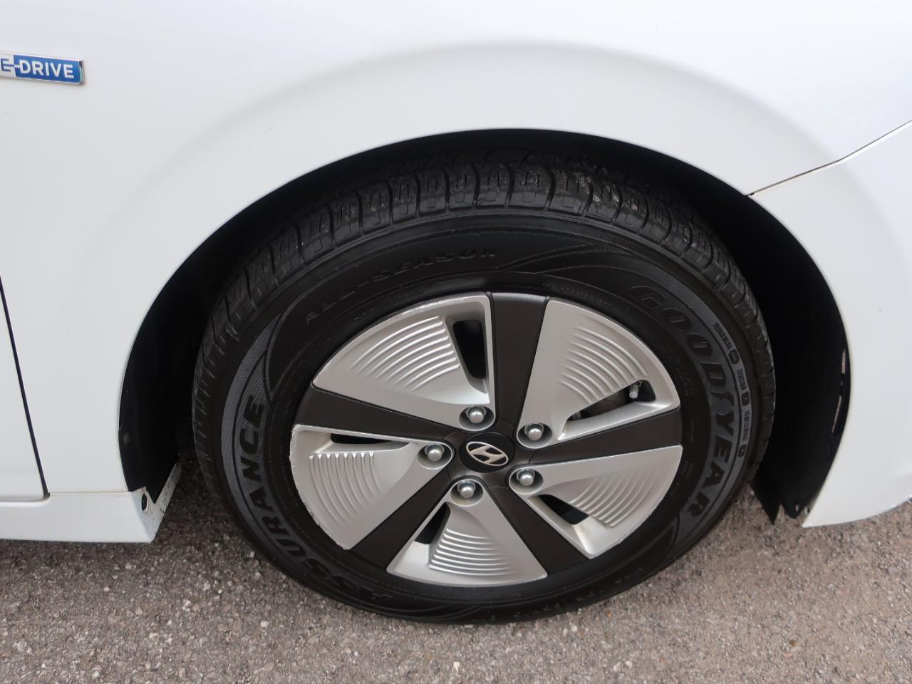 Hyundai Ioniq Hybrid Blue 2020